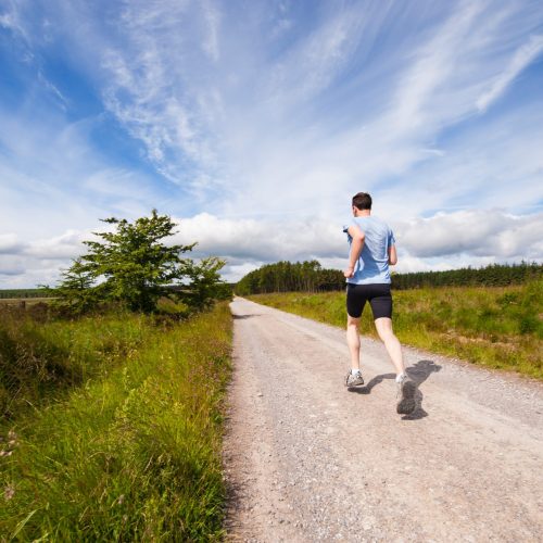 jenny-hill-mQVWb7kUoOE-unsplash.jpg man running on trail